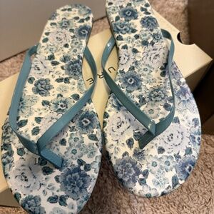 New Lauren Conrad Valencia Floral Sandals